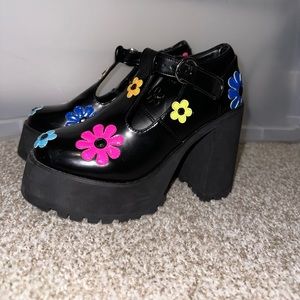 Delias/Dollskill platform shoes! Maryjane style